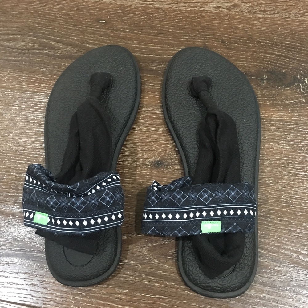 NWOT Sanuk slipper size 9 black